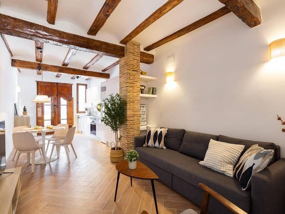 Beautiful Restored House With Terrace Valencia Exteriör bild