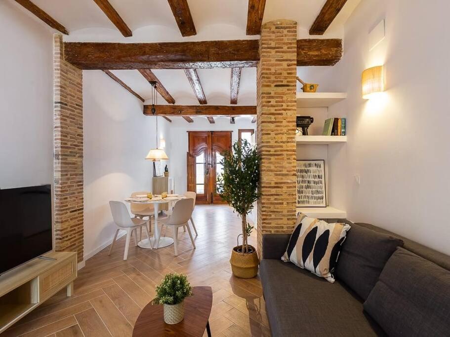 Beautiful Restored House With Terrace Valencia Exteriör bild
