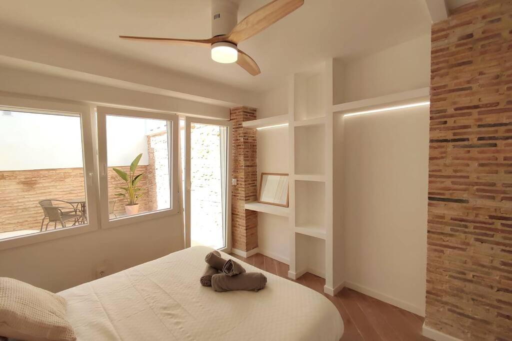 Beautiful Restored House With Terrace Valencia Exteriör bild