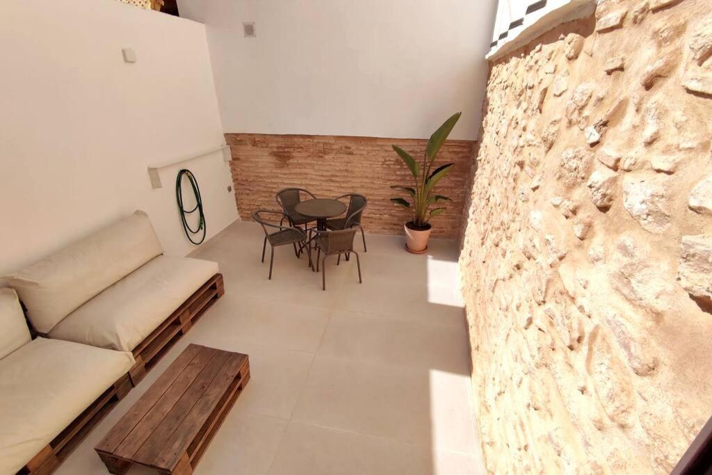 Beautiful Restored House With Terrace Valencia Exteriör bild