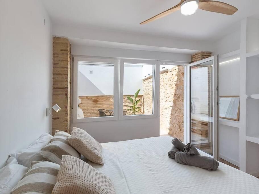 Beautiful Restored House With Terrace Valencia Exteriör bild