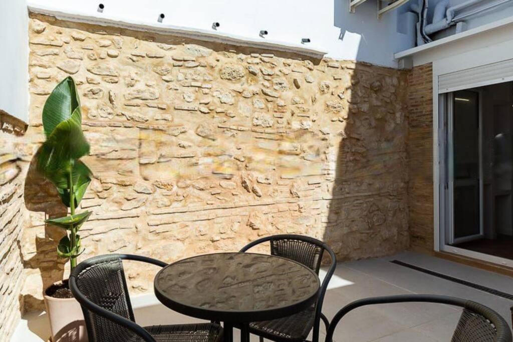 Beautiful Restored House With Terrace Valencia Exteriör bild