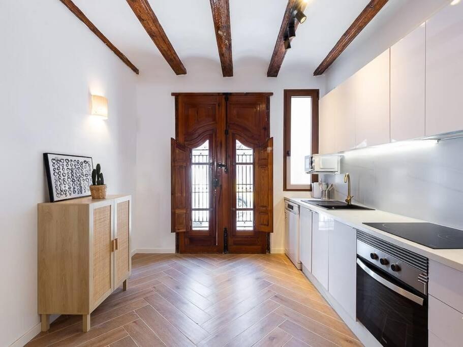 Beautiful Restored House With Terrace Valencia Exteriör bild