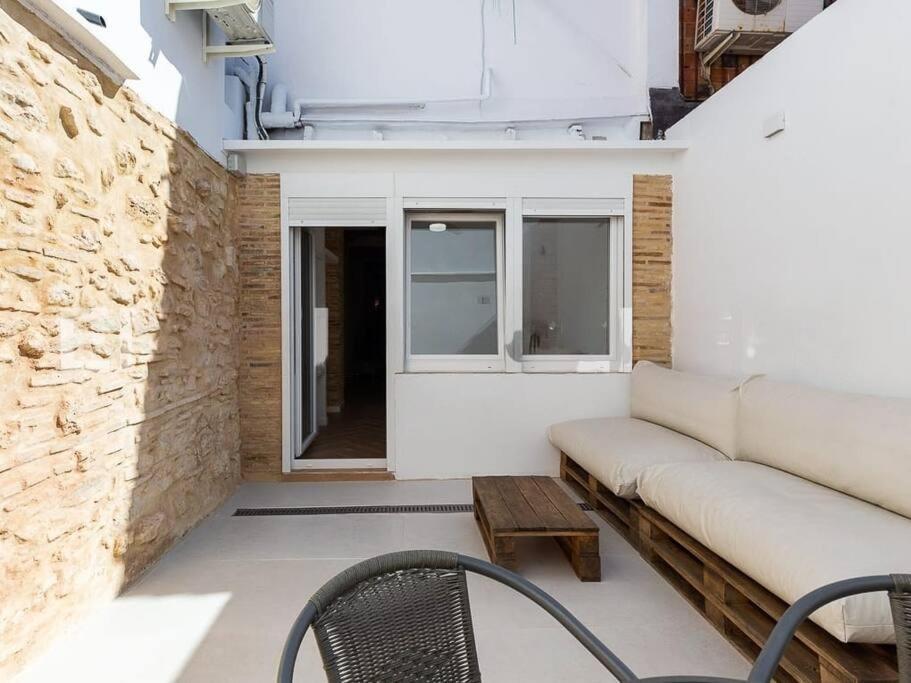 Beautiful Restored House With Terrace Valencia Exteriör bild