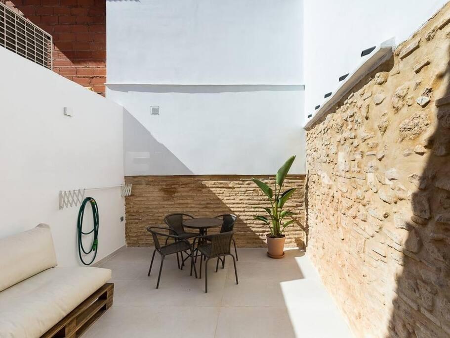 Beautiful Restored House With Terrace Valencia Exteriör bild